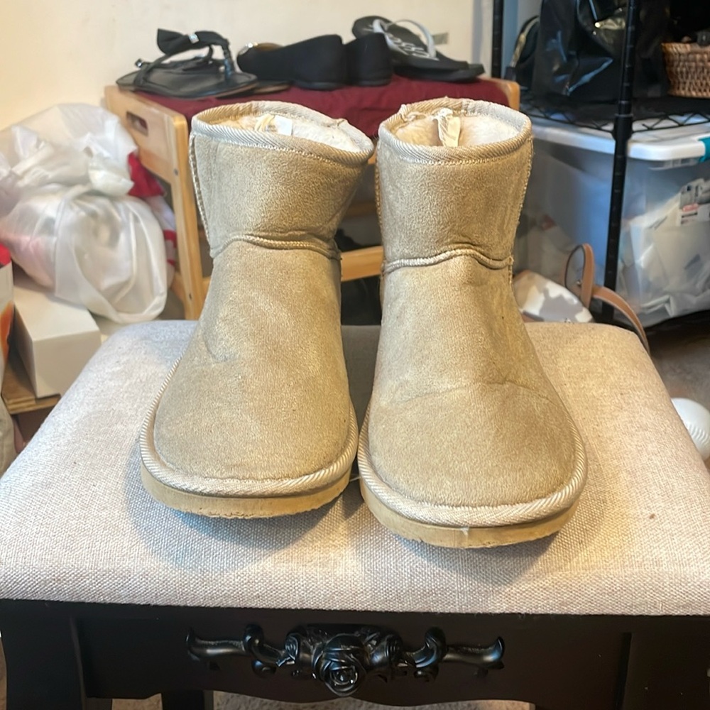Beige ankle boots brand new (no box) never worn size 8